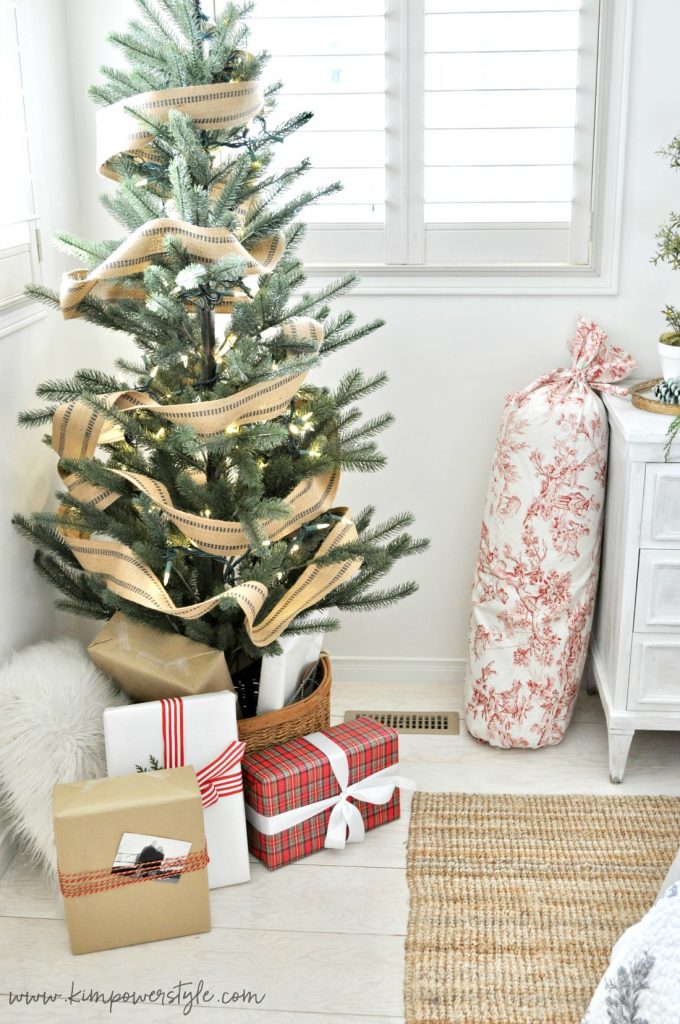 Corner tree in the guest room